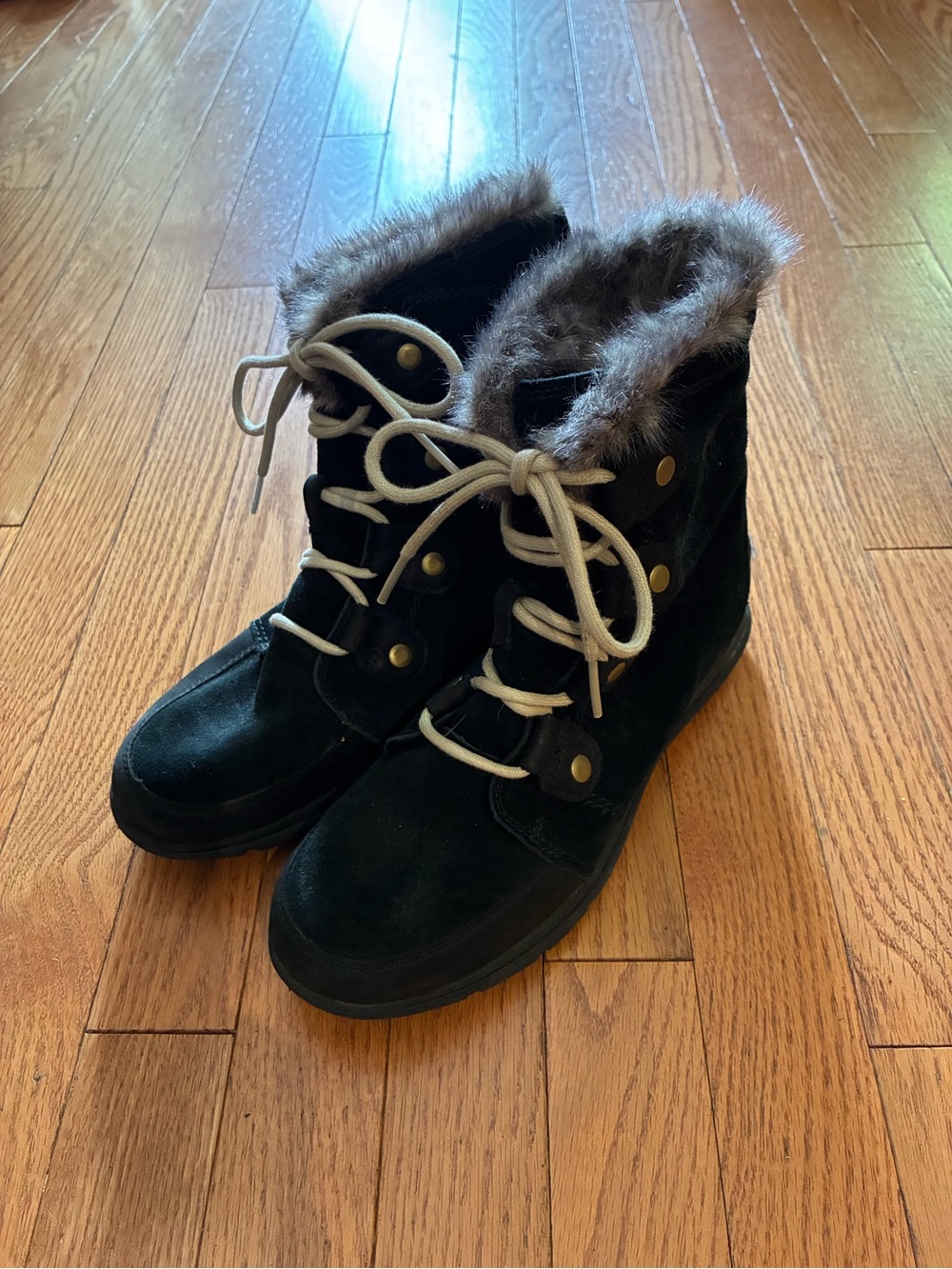 Sorel Black Suede Lace-Up Fur Trim Winter Boots
